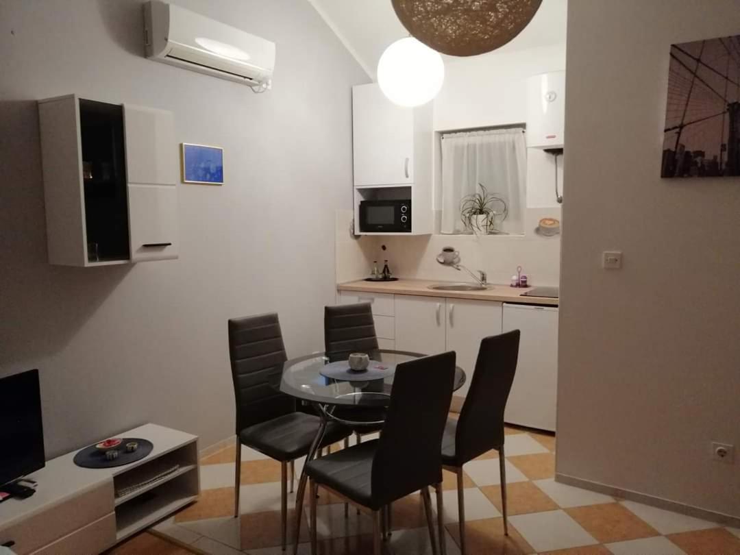 וודיצה Apartments Jonjic מראה חיצוני תמונה